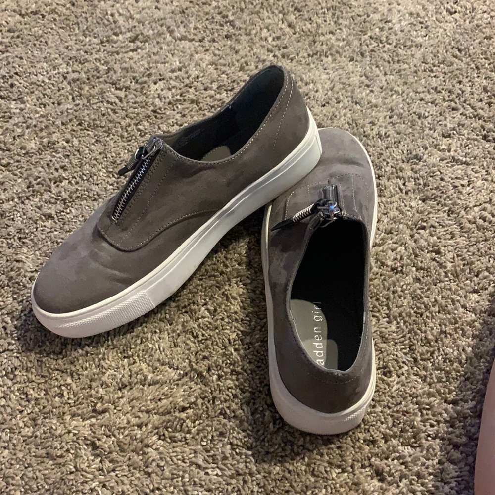 Gray madden girl shoes size 6.5